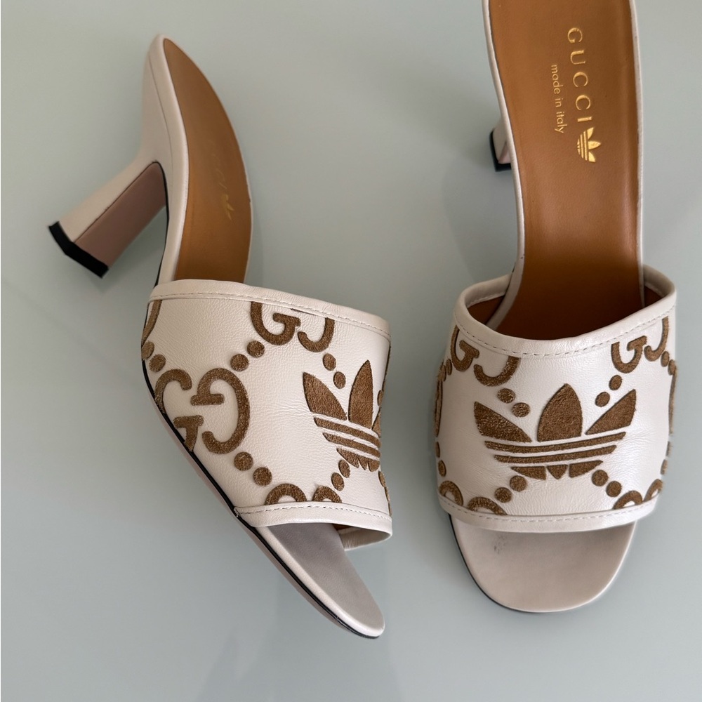 Gucci Women's Cream and Brown Patterned Mules